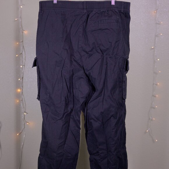 High Waisted Black Cargo Pants - Women's Old Navy - Size 2XL Plus Size - Picture 2 of 3